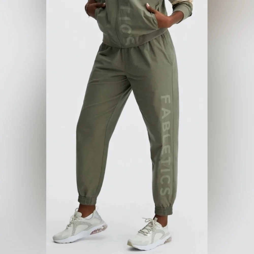 Fabletics Track Suit Set NWT Size Small 🔥 - Picture 4 of 5